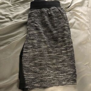 men’s 9” lulu athletic shorts